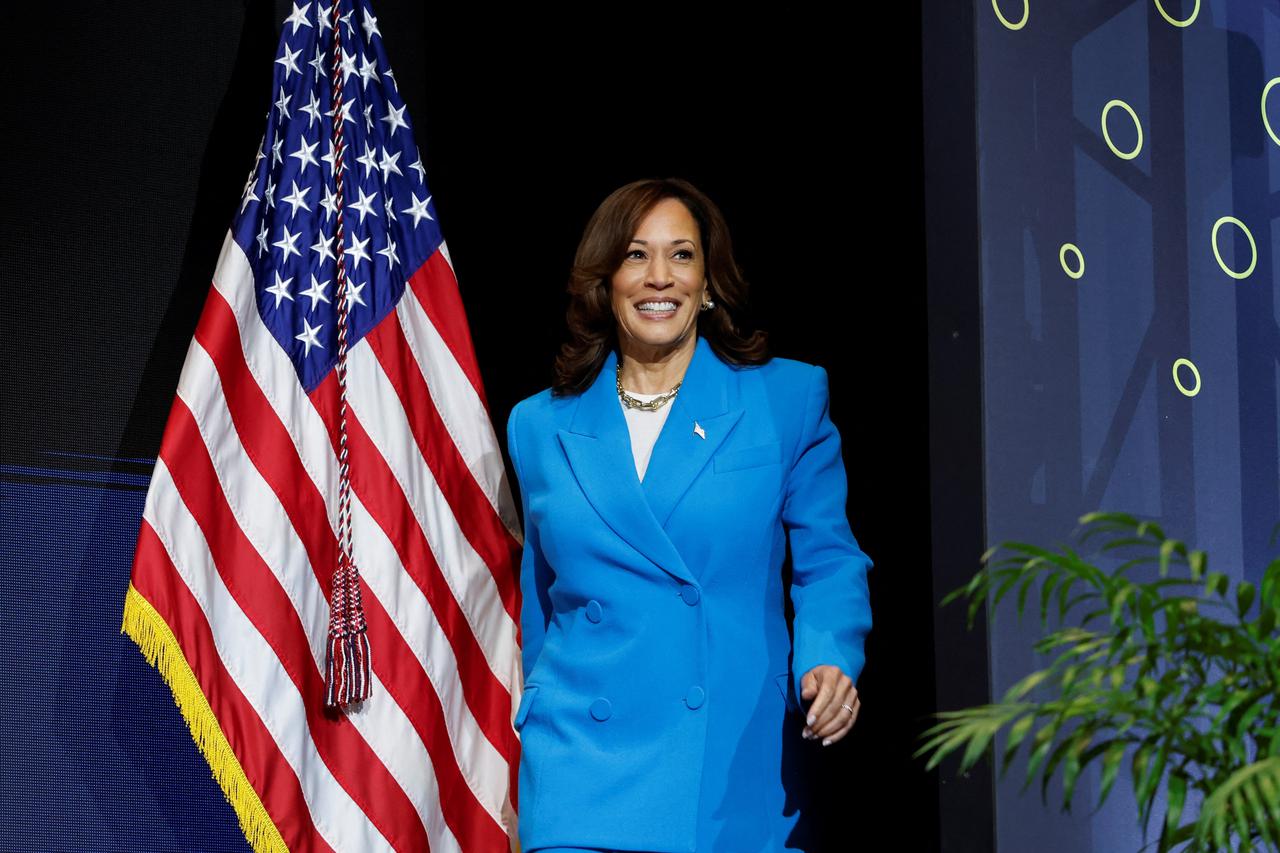 storyeditor/2024-07-30/2024-07-06T235156Z_137980088_RC2ZP8AMUXCC_RTRMADP_3_USA-ELECTION-HARRIS.JPG