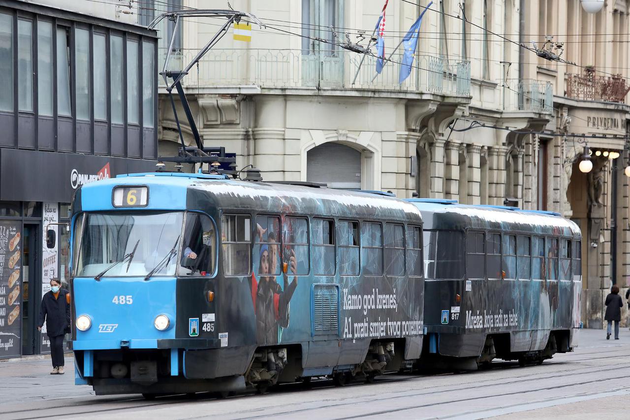 Na zagrebačkim ulicama znatno veći broj ZET-ovih vozila oslikanih reklamama