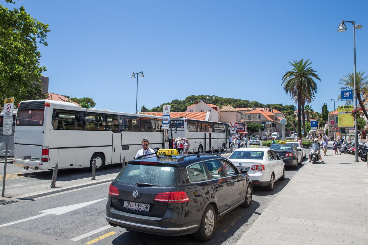 Dubrovnik: Svakodnevne ljetne gužve na Stradunu