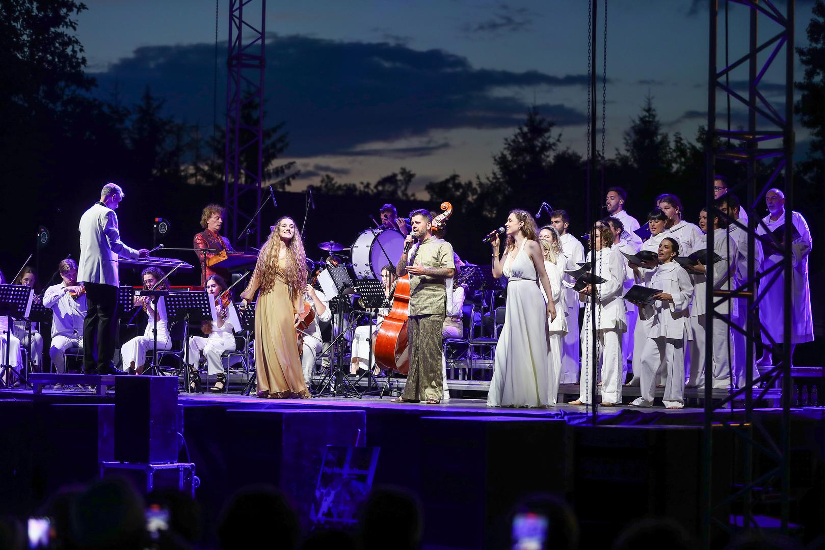 Podsjetimo, pop Misa Mediterana je sakralni koncert koji je svoju praizvedbu imao na Splitskom ljetu 2021. godine.