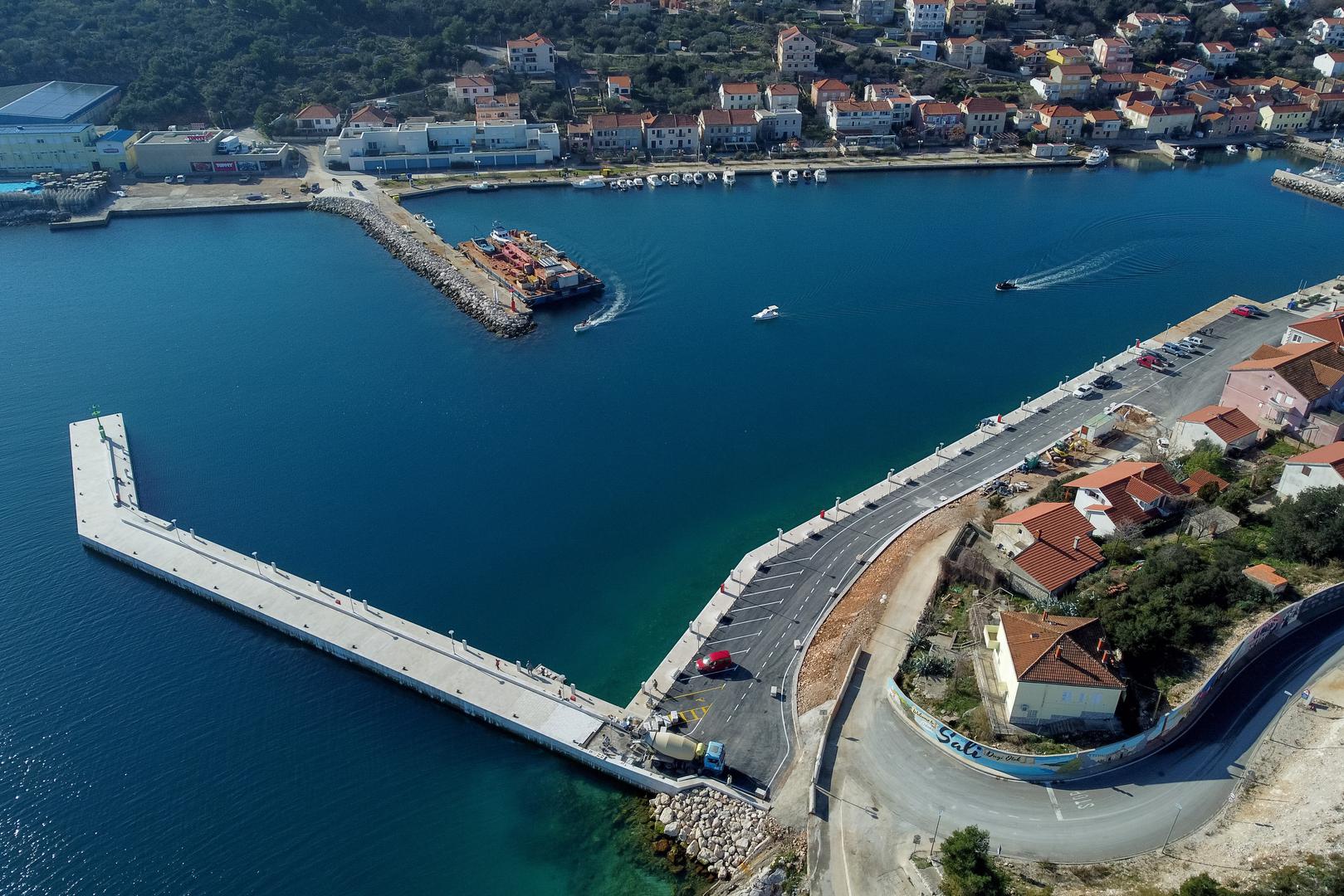 26.01.2024., Sali - Pogled iz zraka na novu luku Sali sa 116 m dugim lukobranom i 150 m nove obale Photo: Sime Zelic/PIXSELL