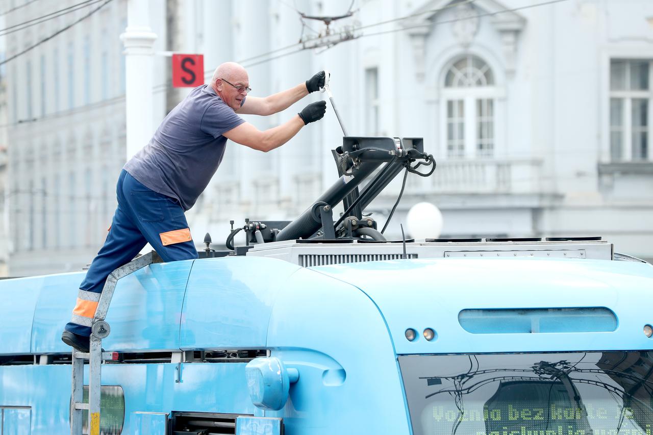 Kvar tramvaja na trgu bana Josipa Jelačića