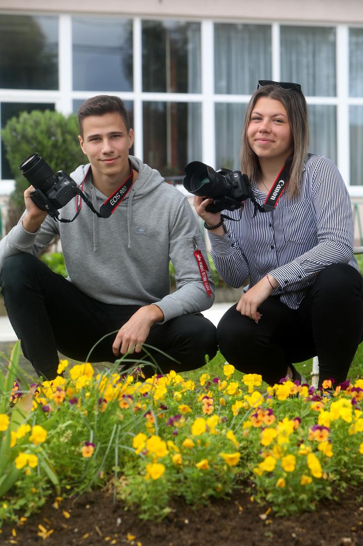 18.05.2023., Duga Resa - Monika Kirasic i Niko Kunovic ucenici Srednje skola Duga Resa za projekt moja.hr. Photo: Kristina Stedul Fabac/PIXSELL