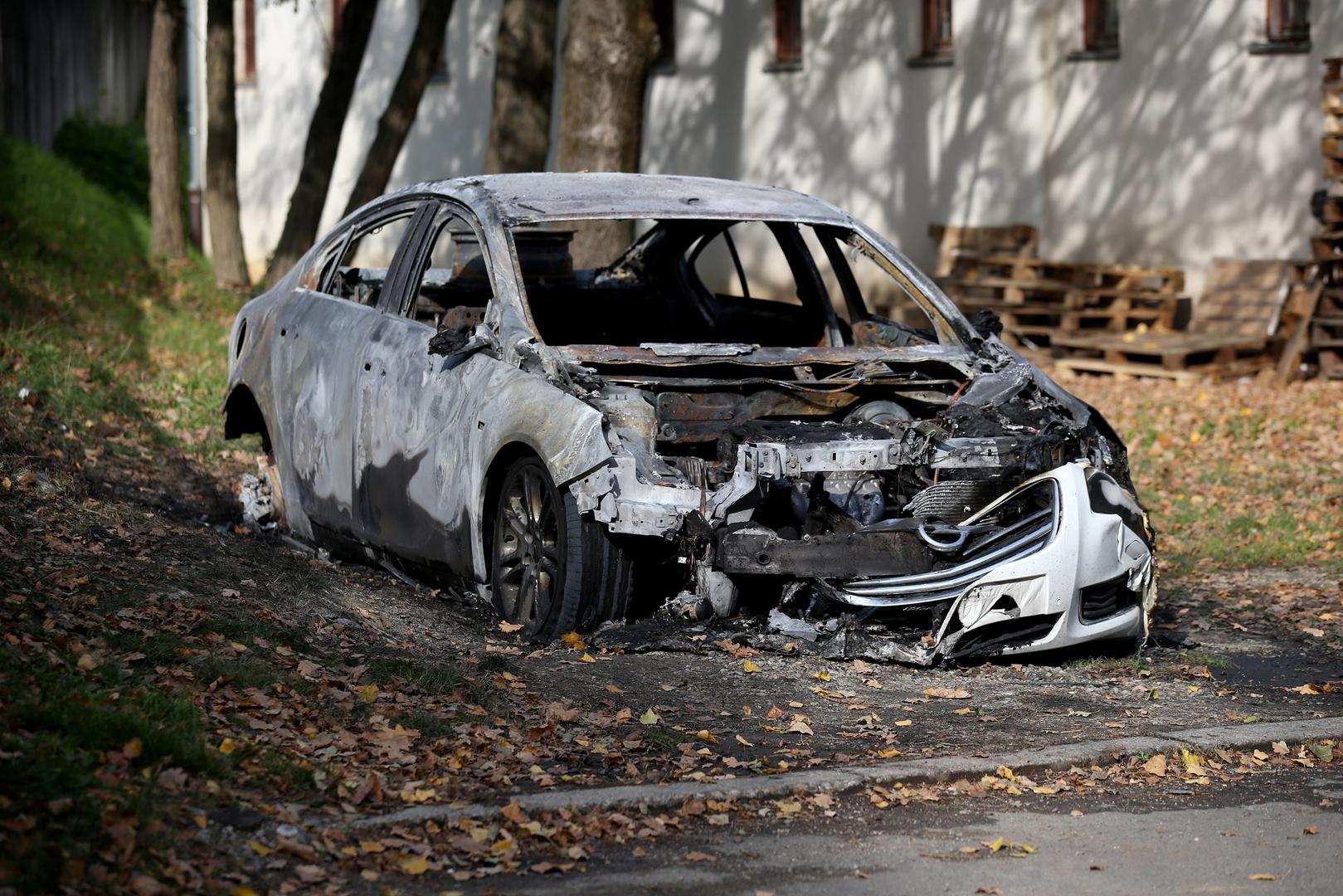 U požaru je oštećen i osobni automobil marke Renault Captur zagrebačkih registracijskih oznaka, u vlasništvu 56-godišnjakinje  