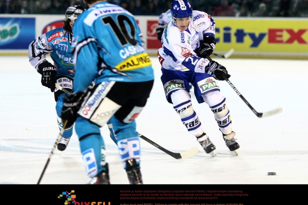 '06.02.2011., Zagreb, klizaliste Salata. Na klizalistu Salata odigrana je utakmica hokejske EBEL lige: Medvescak - Linz. Borna Rendulic  Photo: Davor Puklavec/PIXSELL'