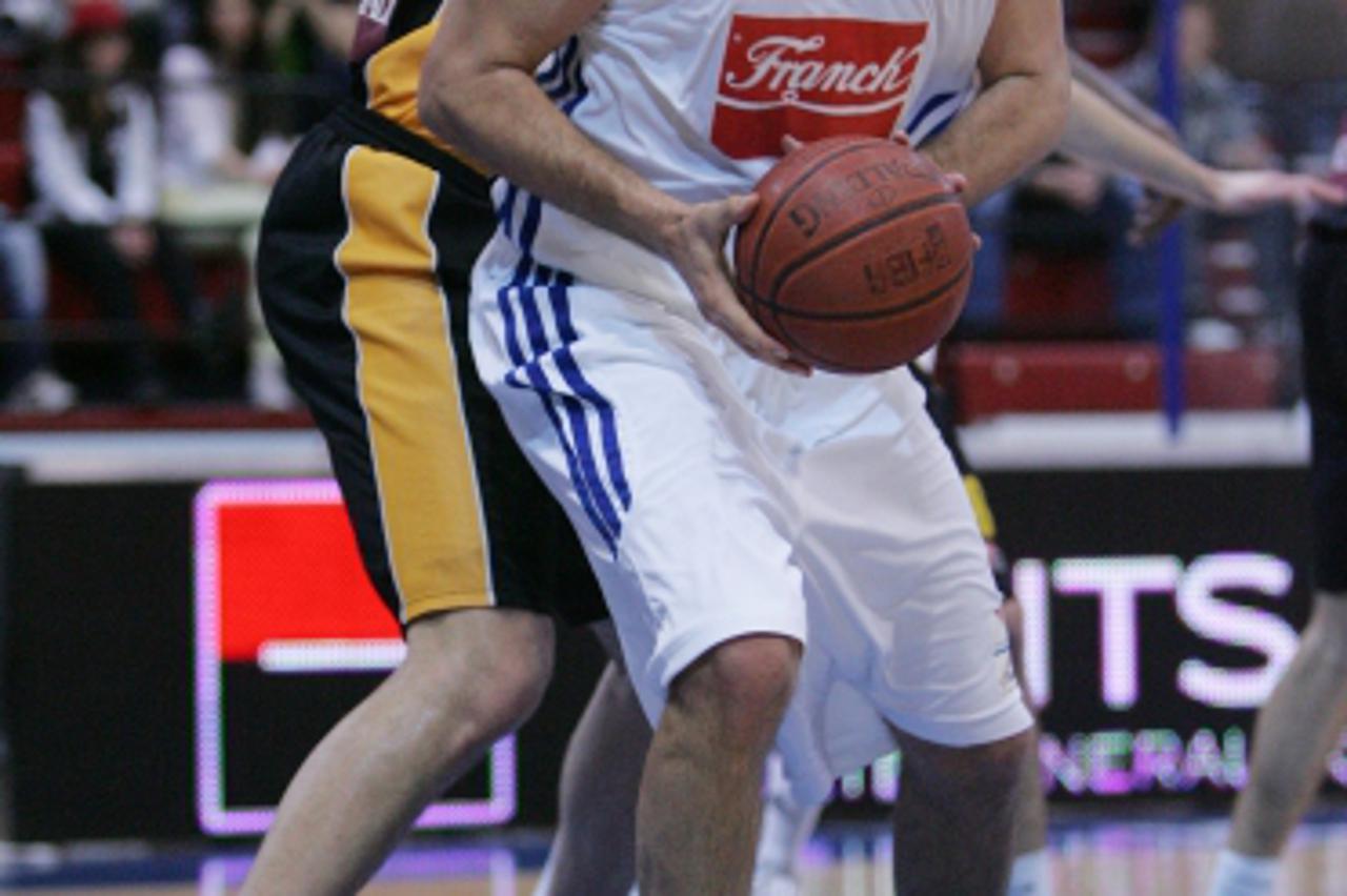 \'06.04.2012., Zagreb -  Kosarkaski centar Drazen Petrovic. 6. kolo kosarkaske Lige za prvaka. KK Cibona - KK Split. Andrija Zizic Photo: Borna Filic/PIXSELL\'