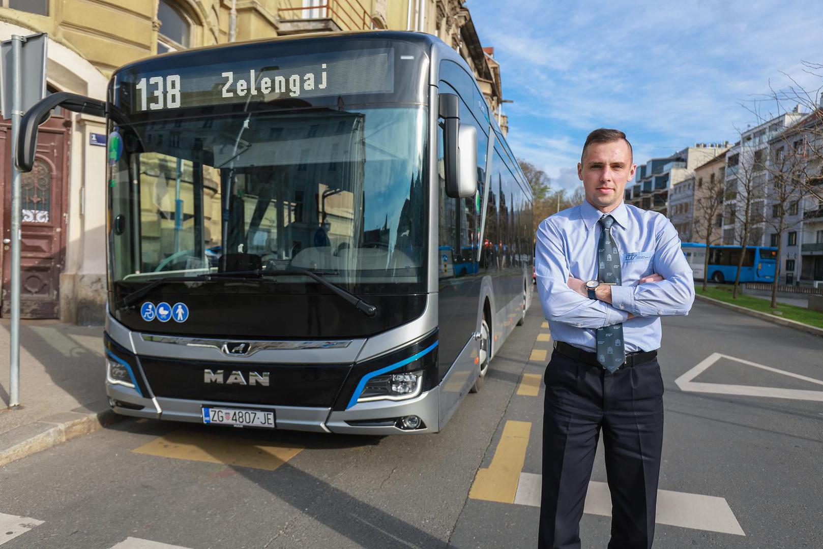 04.04.2023., Zagreb - Britanski trg. ZET testira elektricni autobus na liniji 138 za Zelengaj. Photo: Sanjin Strukic/PIXSELL