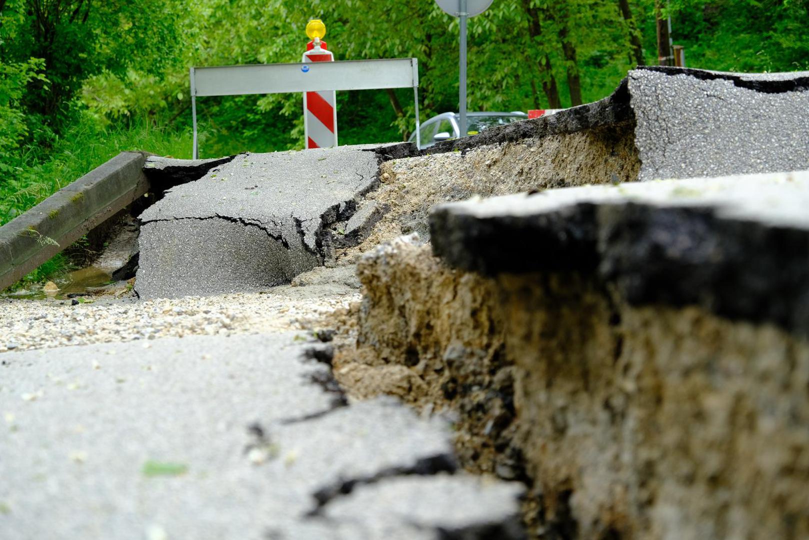 17.05.2023., Globocec - U mjestu Globocec u blizini Marije Bistrice odronila se cesta te je zatvorena za sav promet. Photo: Slaven Branislav Babic/PIXSELL