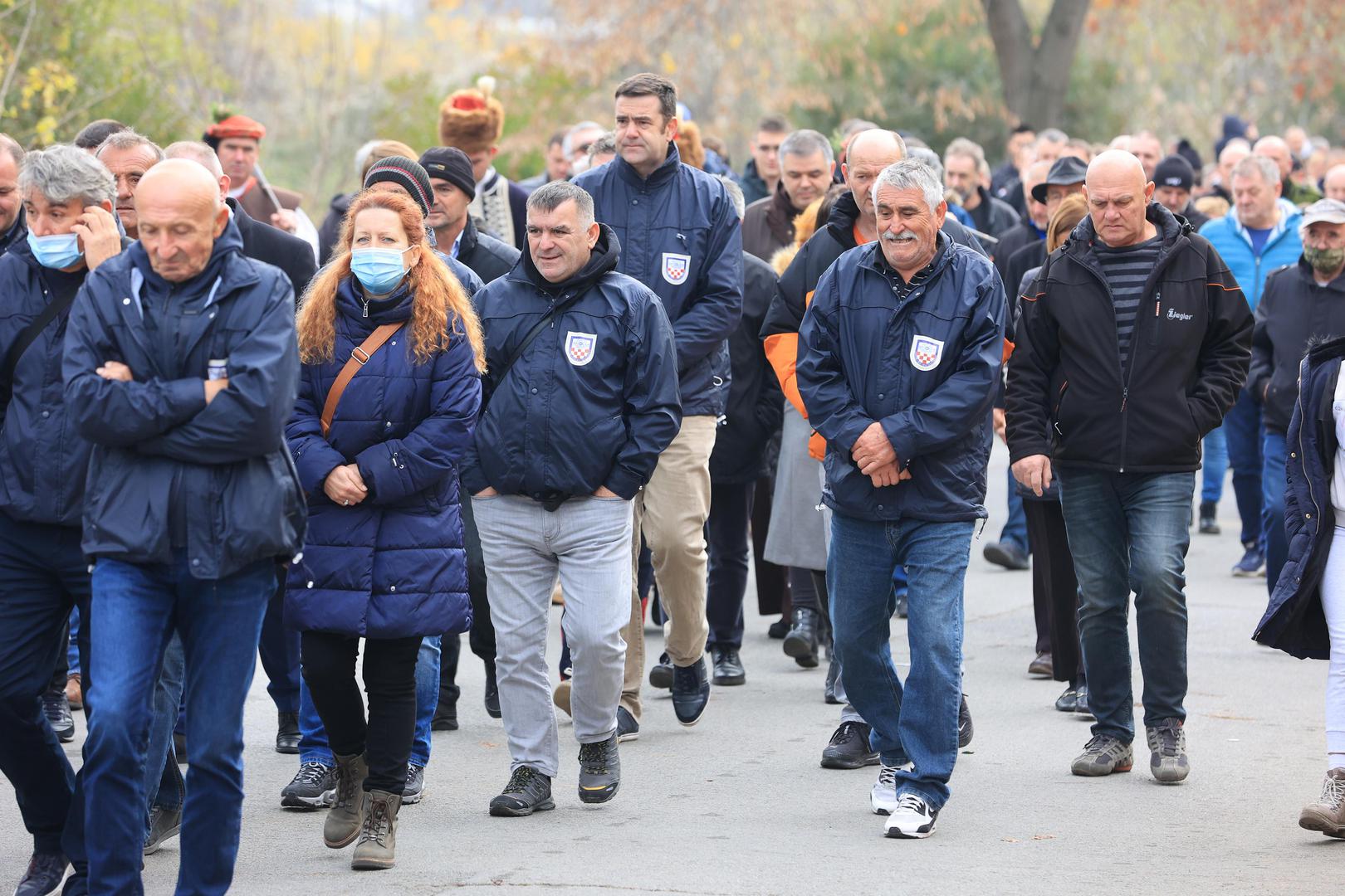 19.11.2021., Vukovar - U Borovo-commercu kod ostataka nekadasnje bolnice i sklonista "Vukovarske majke" odrzao se prigodni program, mimohod i polaganje vijenaca.