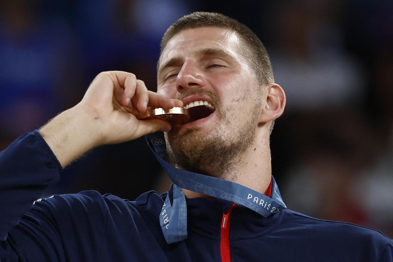 Basketball - Men's Victory Ceremony