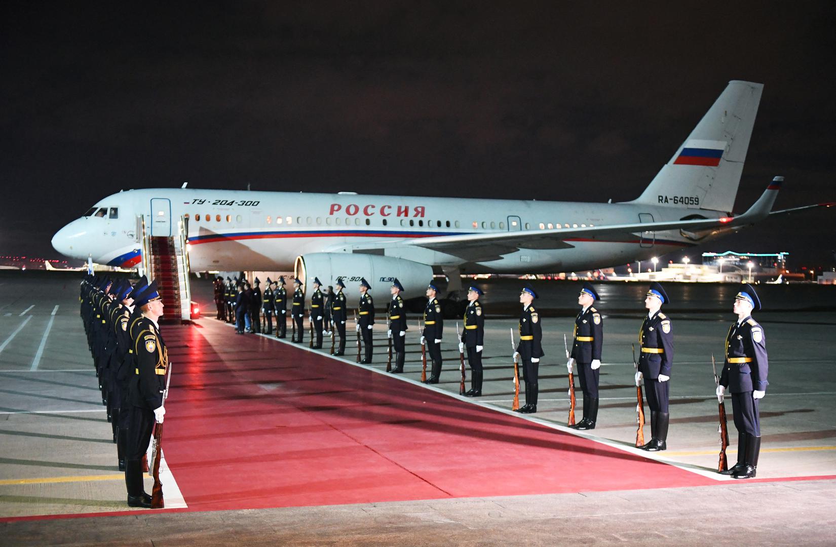 Russia's honour guards line up before a ceremony to welcome Russian nationals, who were released in a prisoner exchange between Russia with Western countries, at Vnukovo International Airport in Moscow, Russia August 1, 2024. Sputnik/Sergei Ilyin/Pool via REUTERS ATTENTION EDITORS - THIS IMAGE WAS PROVIDED BY A THIRD PARTY. Photo: Sergei Ilyin/REUTERS