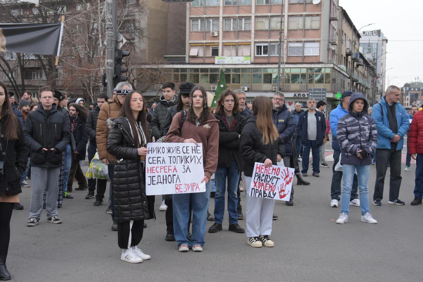 03, January, 2025, Nis -The "Stop, Serbia" campaign in Nis lasted 29 minutes this Friday - for 29 victims, and the post was dedicated to the victims in Novi Sad, but also to those killed in Arilje and Cetinje. Photo: Radule Perisic/ATAImages

03, januar, 2025, Nis - Akcija "Zastani, Srbijo" u Nisu je ovog petka trajala 29 minuta - za 29 zrtava, a posta je odata stradalima u Novom Sadu, ali i ubijenima u Arilju i na Cetinju. Photo: Radule Perisic/ATAImages Photo: Radule Perisic/ATA Images/PIXSEL/PIXSELL