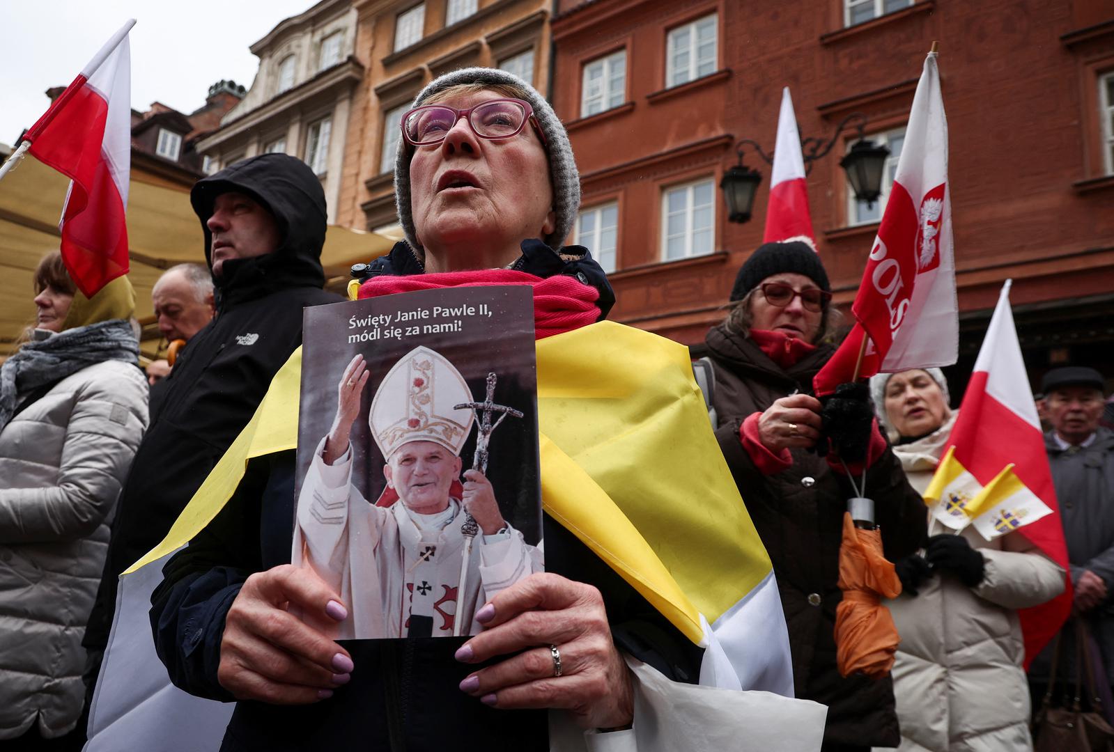 People march in defense of late Pope John Paul II on his death anniversary in Warsaw, Poland, April 2, 2023. REUTERS/Kacper Pempel Photo: KACPER PEMPEL/REUTERS