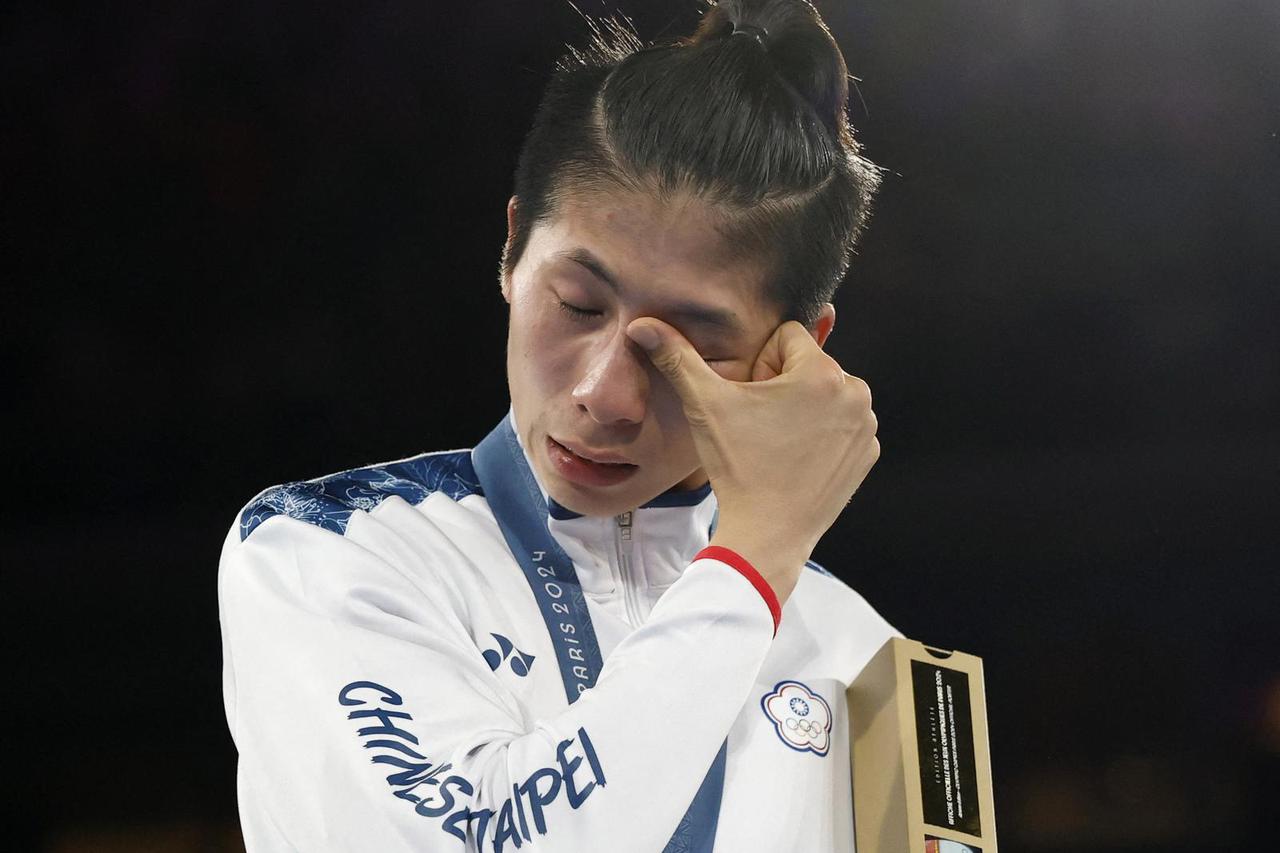 Boxing - Women's 57kg - Victory Ceremony