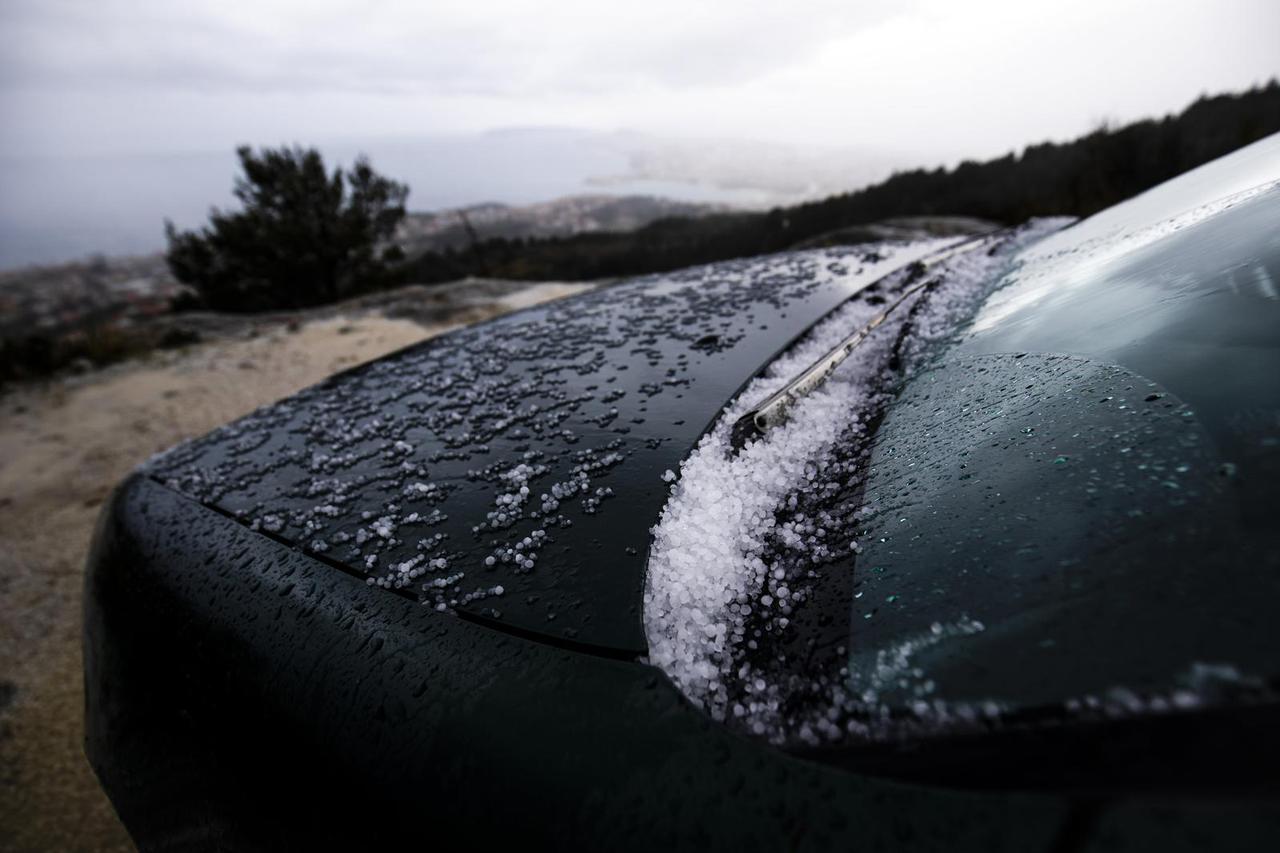 Nevrijeme s kišom pogodilo je Split i okolicu