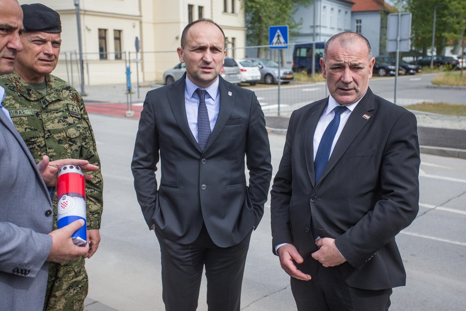 29.04.2020., Osijek - Svecano obiljezavanje 29. obljetnice osnutka 3. gardijske brigade Kune i Tenkovske bojne Kune Gardijske oklopno-mehanizirane brigade Hrvatske kopnene vojske te polaganje vijenaca i paljenje svijeca na spomenik poginulim pripadnicima. Photo: Davor Javorovic/PIXSELL