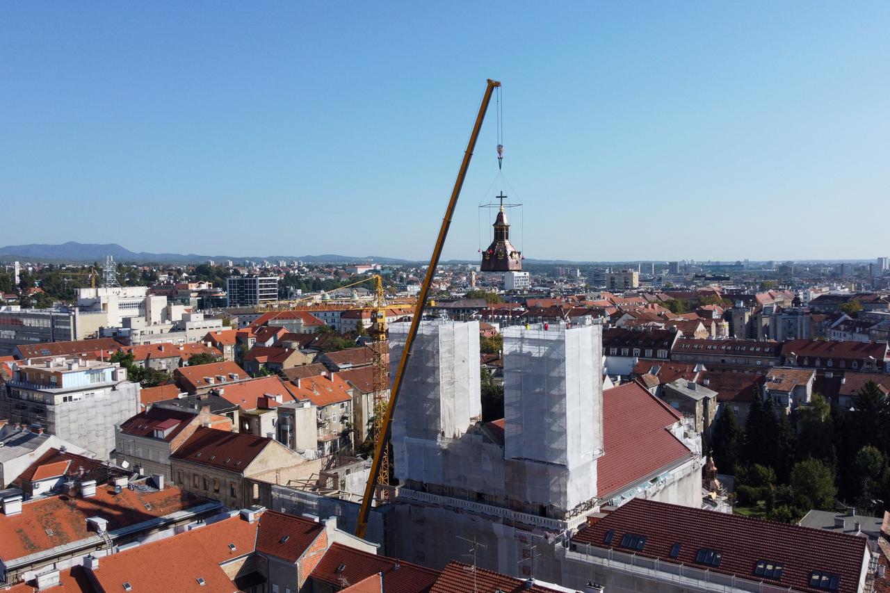 Zagreb: Fotografije iz zraka podizanja prve kupole na bazailiku Presvetog Srca Isusova