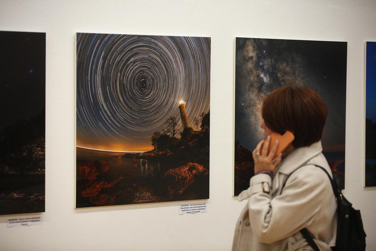 Zagreb: Otvorena izložba fotografija Branka Nađa "Hrvatska pod zvijezdama"