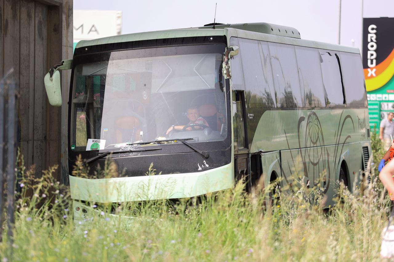 Na magistrali iz smjera Trogir-Split autobus ukrajinskih tablica sletio sa ceste