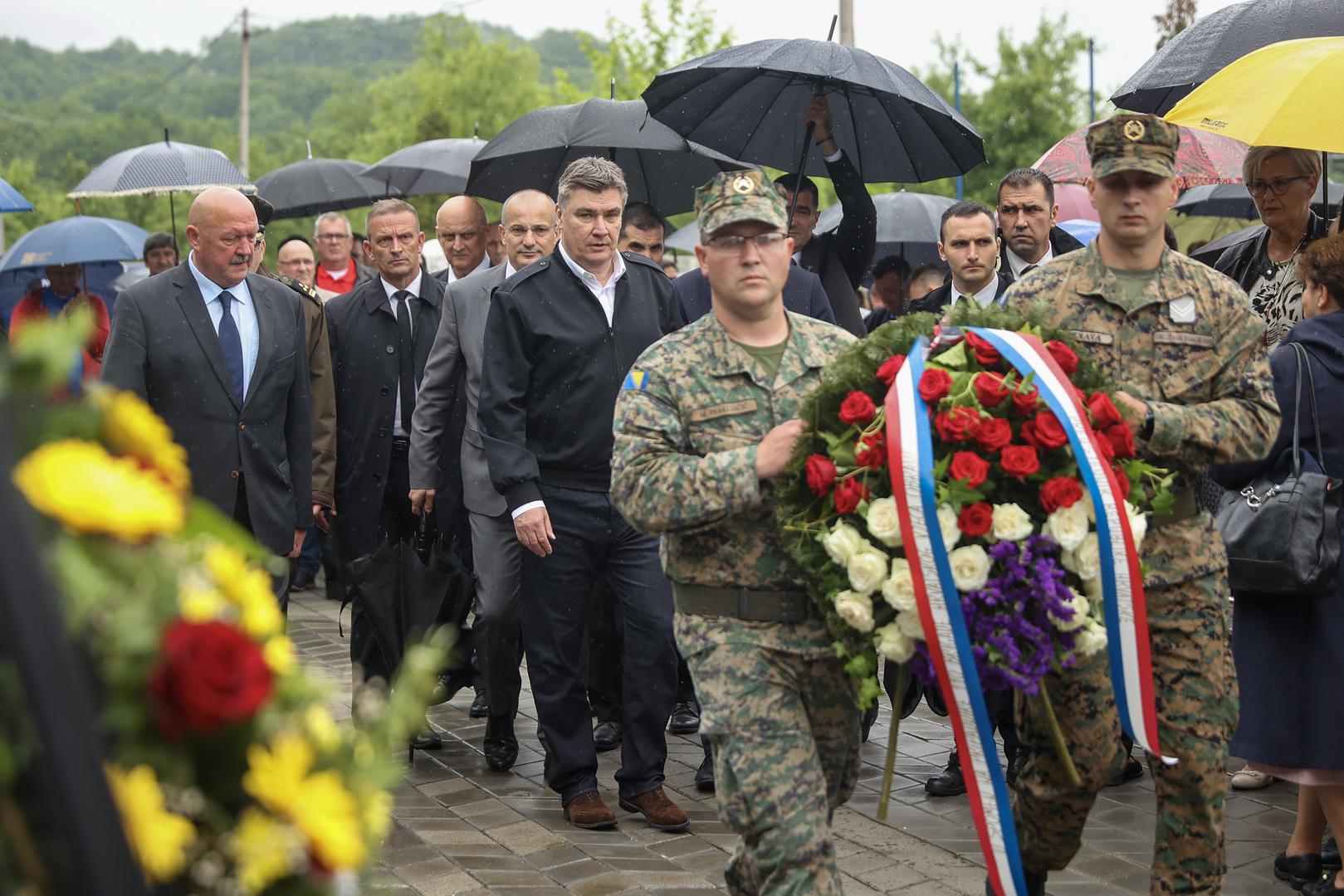 15.05.2023., Usora, Bosna i Hercegovina - Predsjednik Republike Hrvatske Zoran Milanovic polozio je vijenac i zapalio svijecu ispred Spomen obiljezja svim poginulim braniteljima Usore. Photo: Armin Durgut/PIXSELL