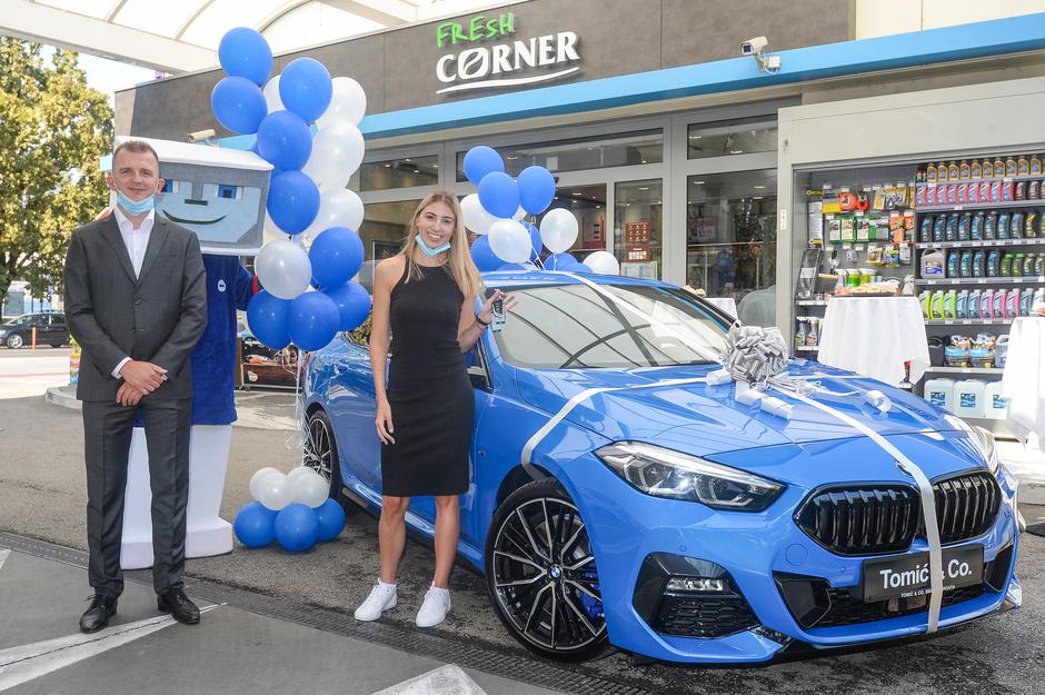 Sretna dobitnica osvojila BMW u nagradnoj igri Ine