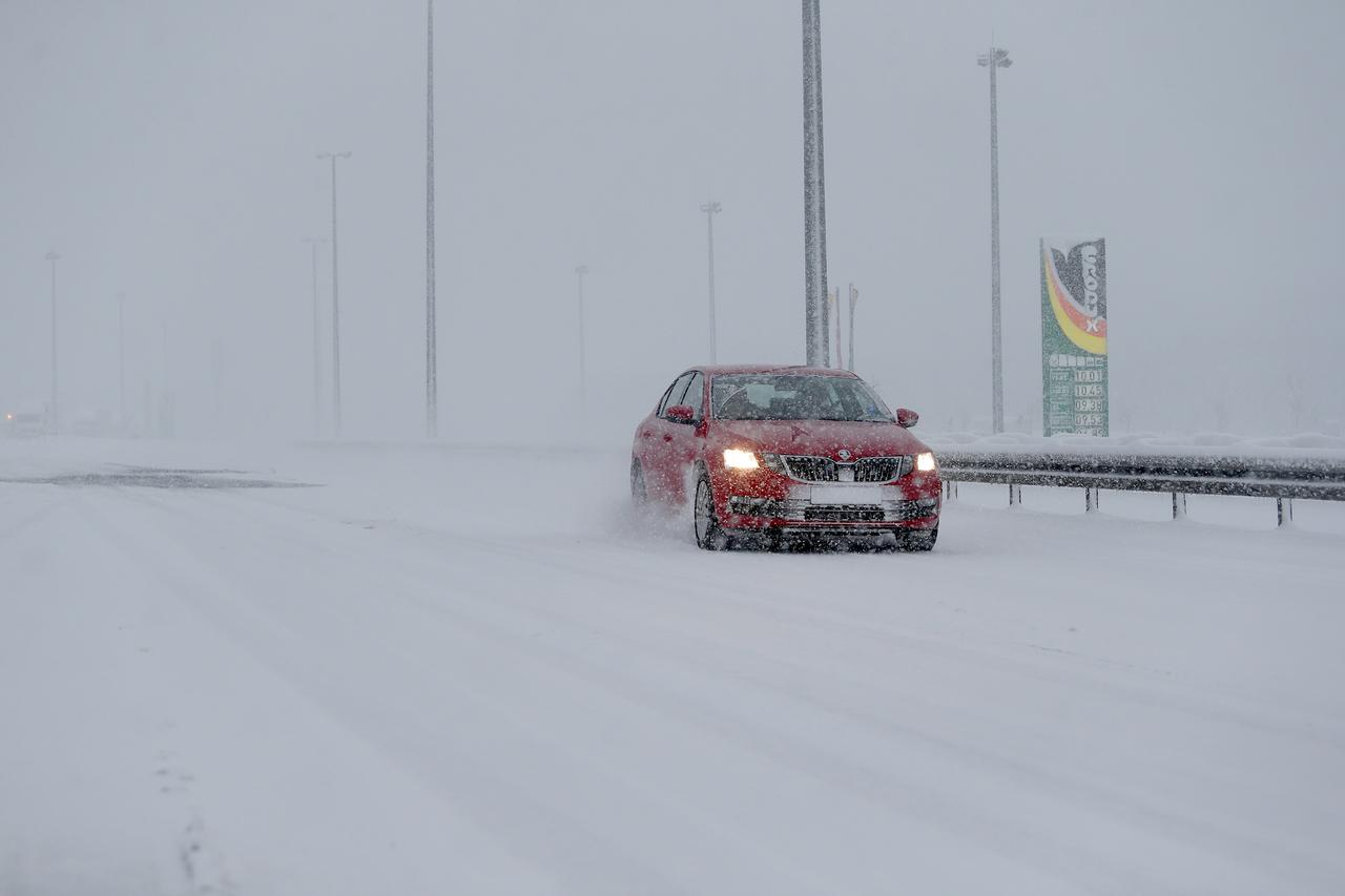 Zimski uvjeti na autocesti A1 između čvorova Sveti Rok i Karlovac