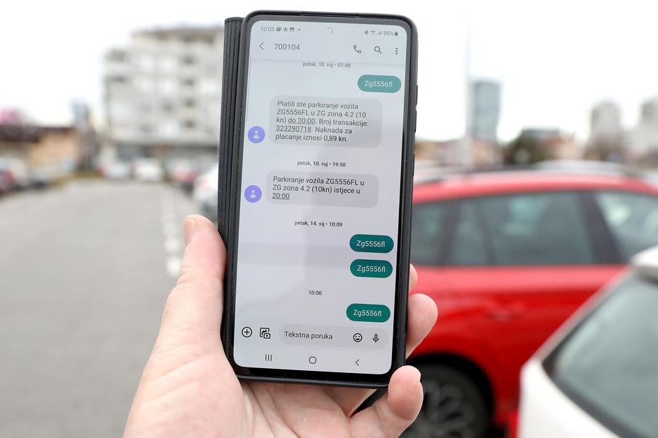 Zagreb: Na parkiralištu kod NSK nemoguće je platiti parking koji se plaća