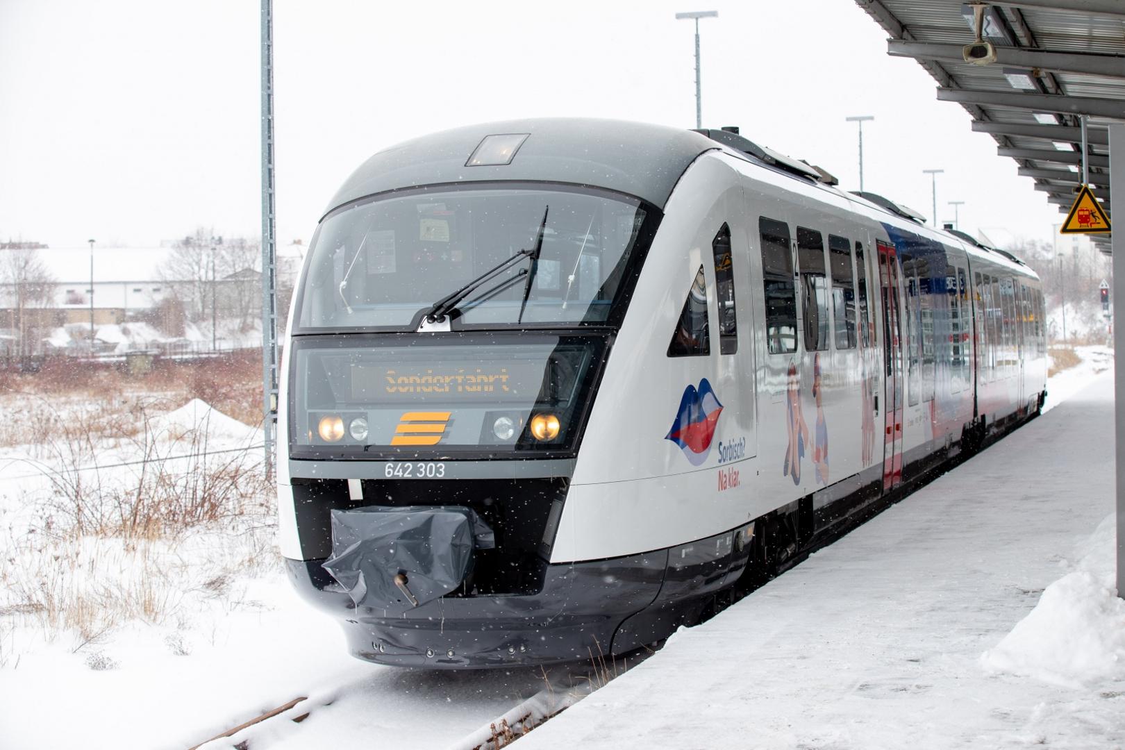 08 February 2021, Saxony, Bautzen: A railcar with the inscription "Sorbian? Of course!" stands in the station. The railcar was designed by the Zweckverband Oberlausitz-Niederschlesien and the Domowina. In future, the Länderbahn is to act as an ambassador for the Sorbian language in everyday life. Photo: Daniel Schäfer/dpa-Zentralbild/dpa /DPA/PIXSELL