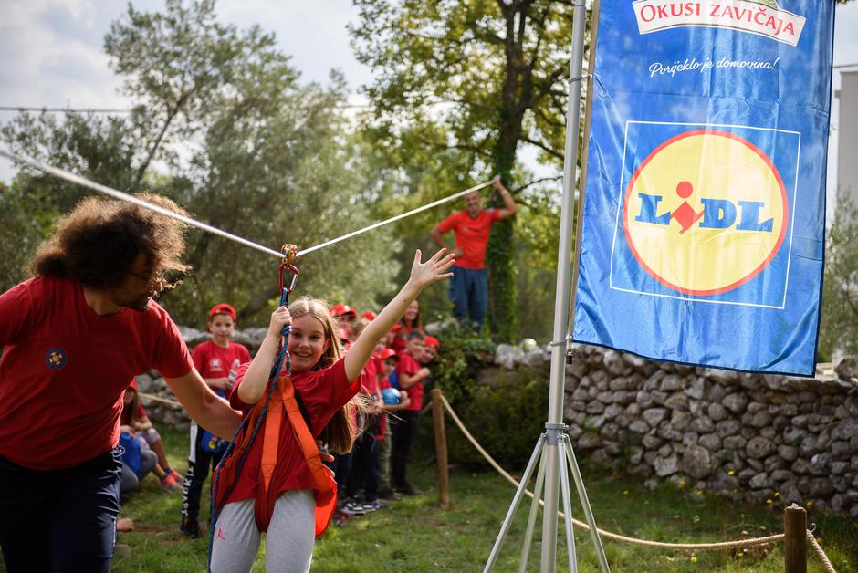 U Starigradu održana 3. škola u prirodi Lidla i HGSS-a