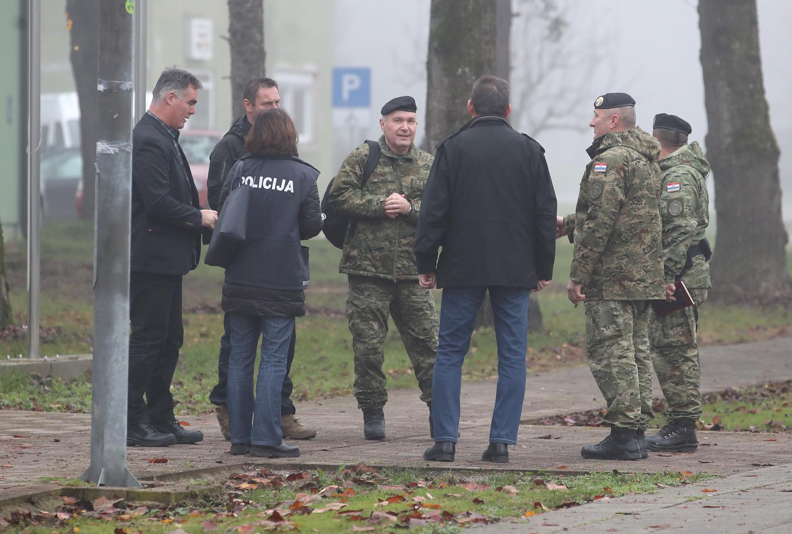 07.12.2022., Vocin - Na jednom mjestu u Vocinu okupljena je vojska, HGSS i vatrogasci nakon pronalaska srusenog zrakoplova Mig. Photo: Luka Stanzl/PIXSELL