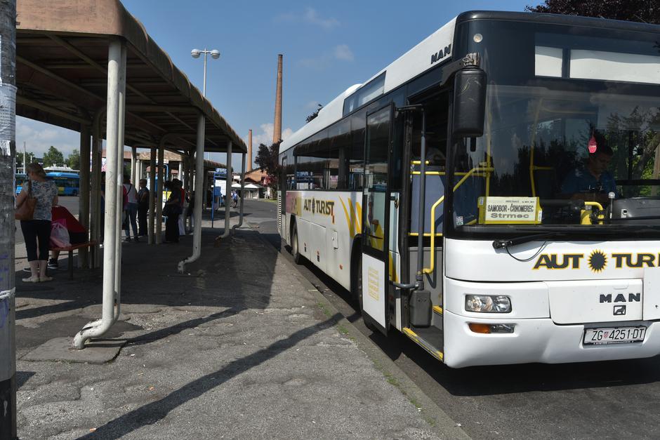 Okretište autobusa i tramvaja na Črnomercu