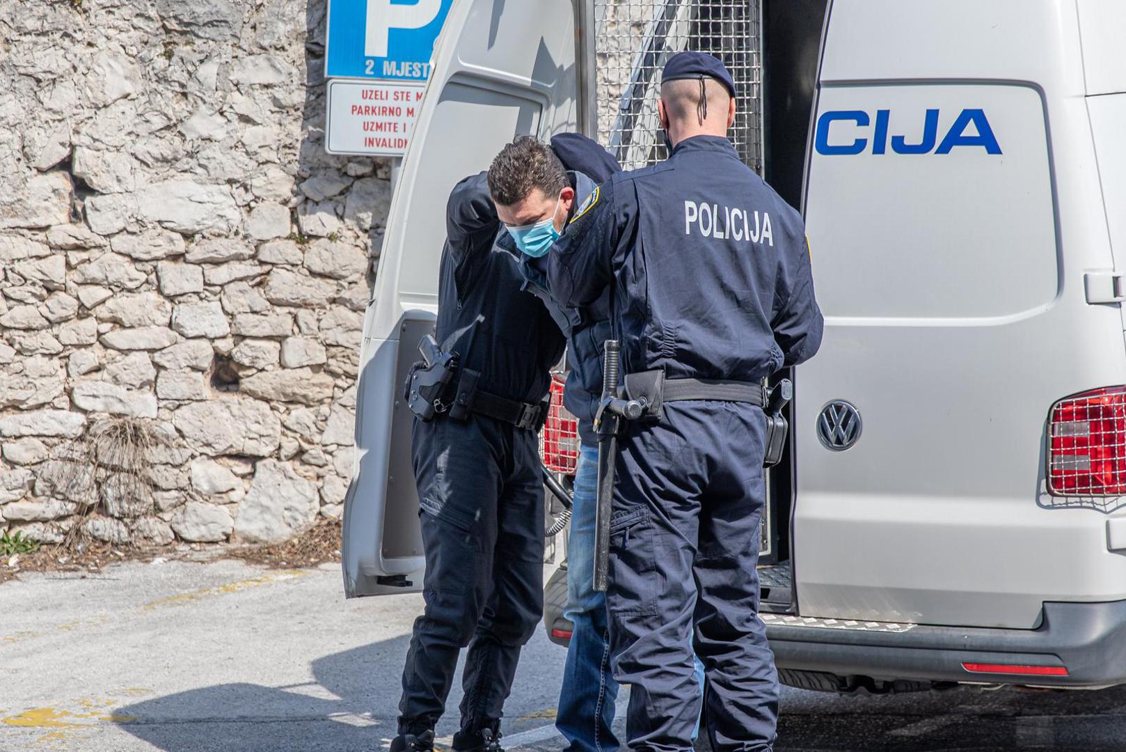 26.03.2022., Dubrovacki sud, Dubrovnik - Privodjenje Milenka Radulovica, osumnjicenog za dvostruko ubojstvo u Plocama.
 Photo: Grgo Jelavic/PIXSELL