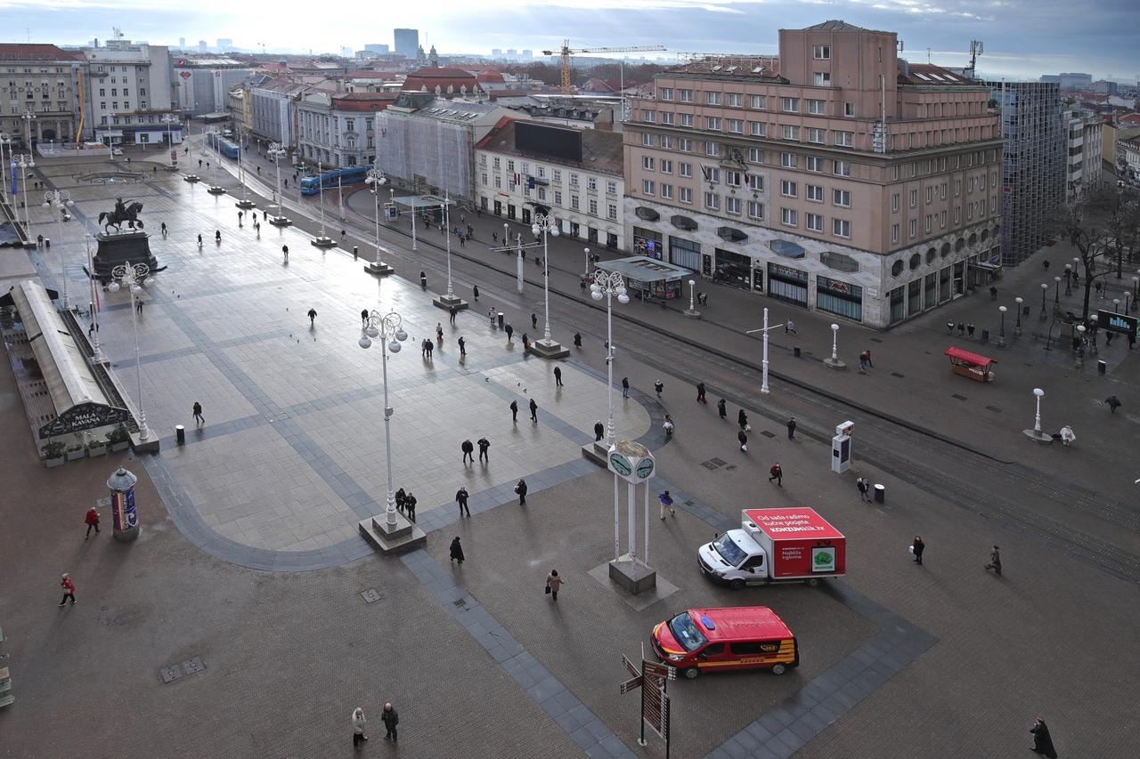 Zagreb: Pogled na centar grada iz vatrogasne košare