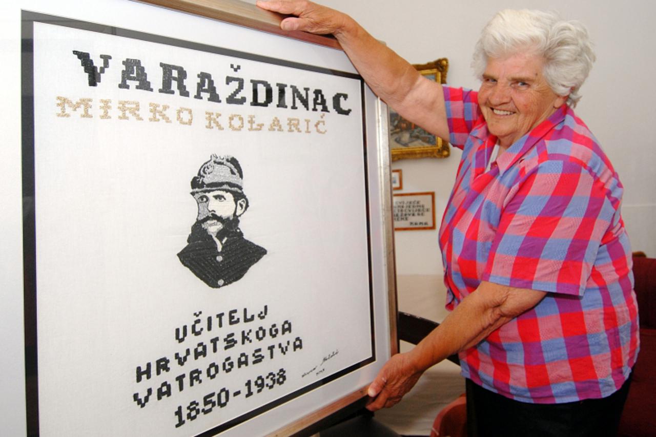 '07.06.2010., Trenkova ulica, Varazdin, Umirovljenica Verica Mihalic izradila je rucni rad Mirka Kolarica za poklon varazdinskim vatrogascima Photo: Marko Jurinec/PIXSELL'