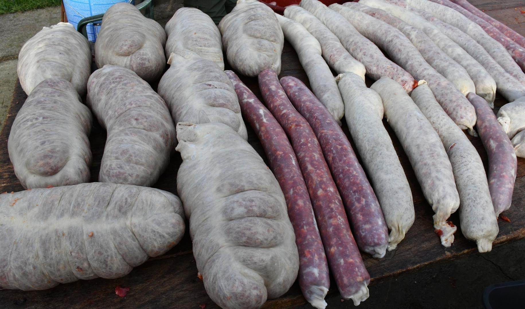 05.12.2020., Jaruge, Slavonski Brod - Tradicionalna slavonska svinjokolja kod domaćina Alojzija i Zlatka Ilijašević.

Photo: Ivica Galovic/PIXSELL