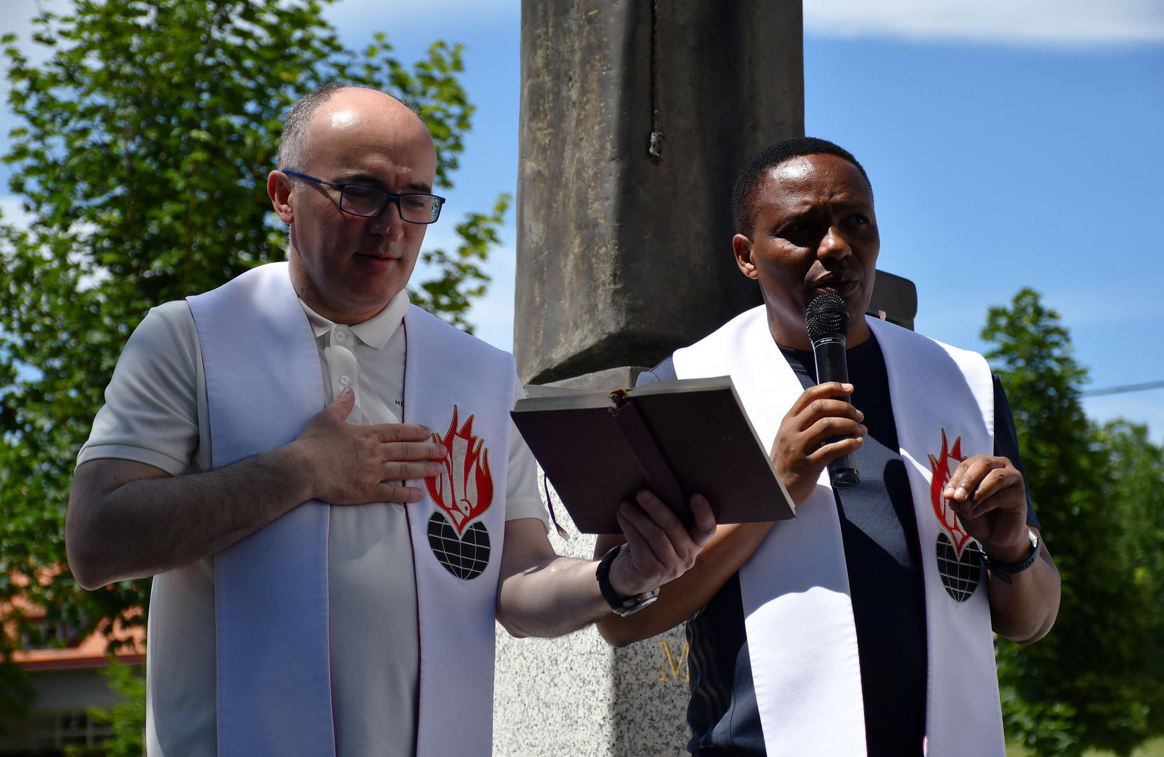 12.06.2020. Podvinje, Polazak hodocasnika-pjesaka ispred Zupe sv. Antuna Padovanskog u Podvinju na Dane svetog Ante u Gornjim Mocilima (BiH).
Photo: Ivica Galovic/ PIXSELL