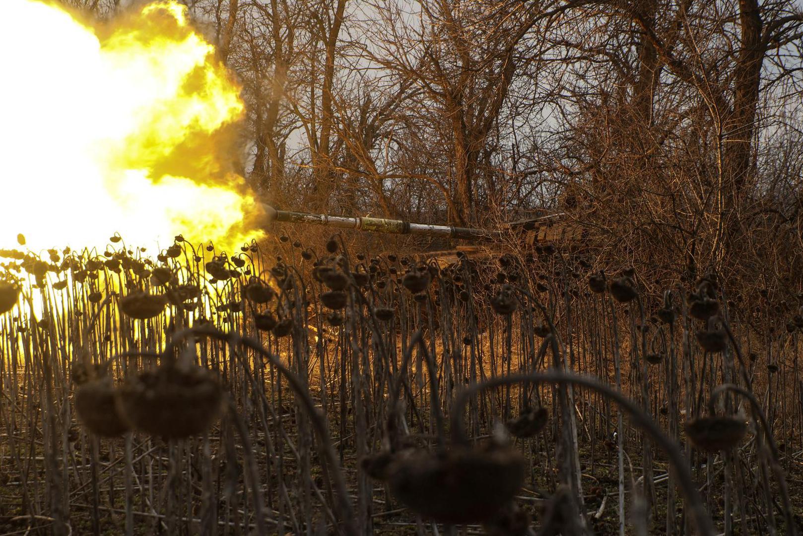 Ukrainian servicemen fire from a tank towards Russian troops near the frontline town of Bakhmut, amid Russia's attack on Ukraine, in Donetsk region, Ukraine March 7, 2023. Radio Free Europe/Radio Liberty/Serhii Nuzhnenko via REUTERS THIS IMAGE HAS BEEN SUPPLIED BY A THIRD PARTY. Photo: RFE/RL/SERHII NUZHNENKO/REUTERS