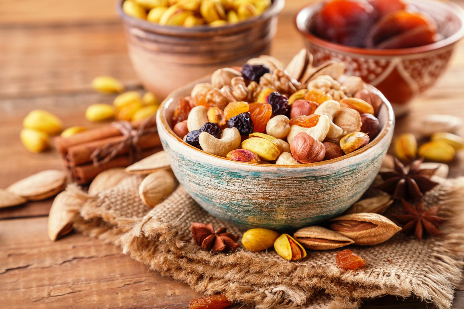 Zdrava grickalica, međuobrok ili dodatak doručku neka bude suho voće i orašasti plodovi. Ipak, izbjegavajte one pržene i posoljene.