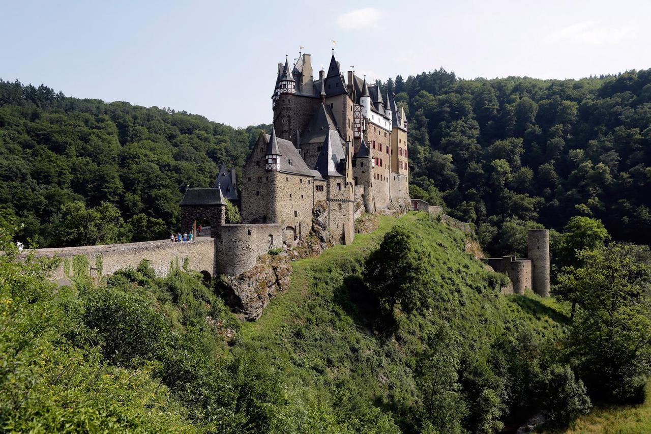 Njemačka: Dvorac Elz smješten na 70 metara visokim stijenama
