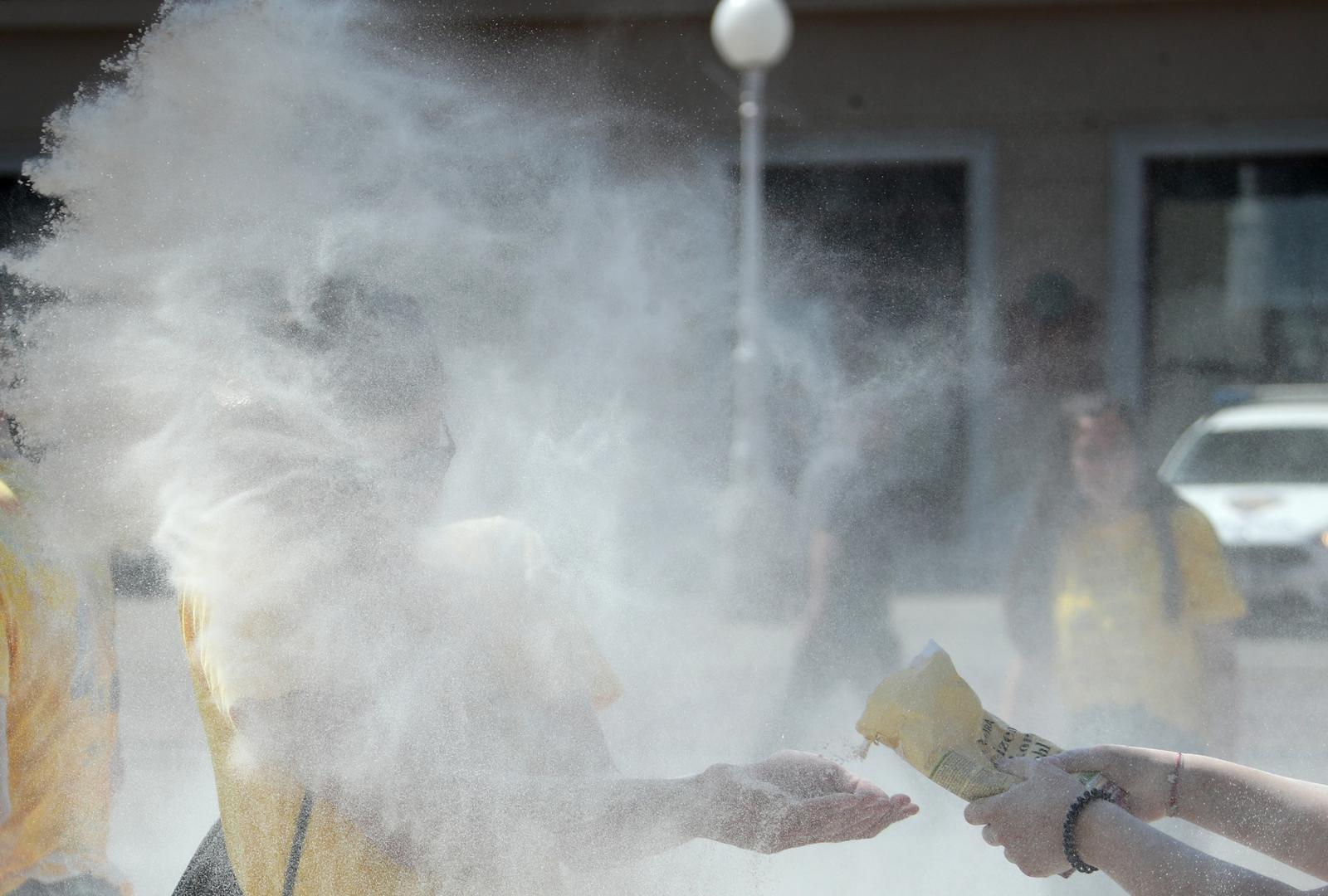 25.05.2022., Zagreb - Brojni maturanti u gradu obiljezavalju kraj svog srednjoskolskog obrazovanja pjesmom i nezaobilaznim kupanjem u fontanama. Photo: Sanjin Strukic/PIXSELL