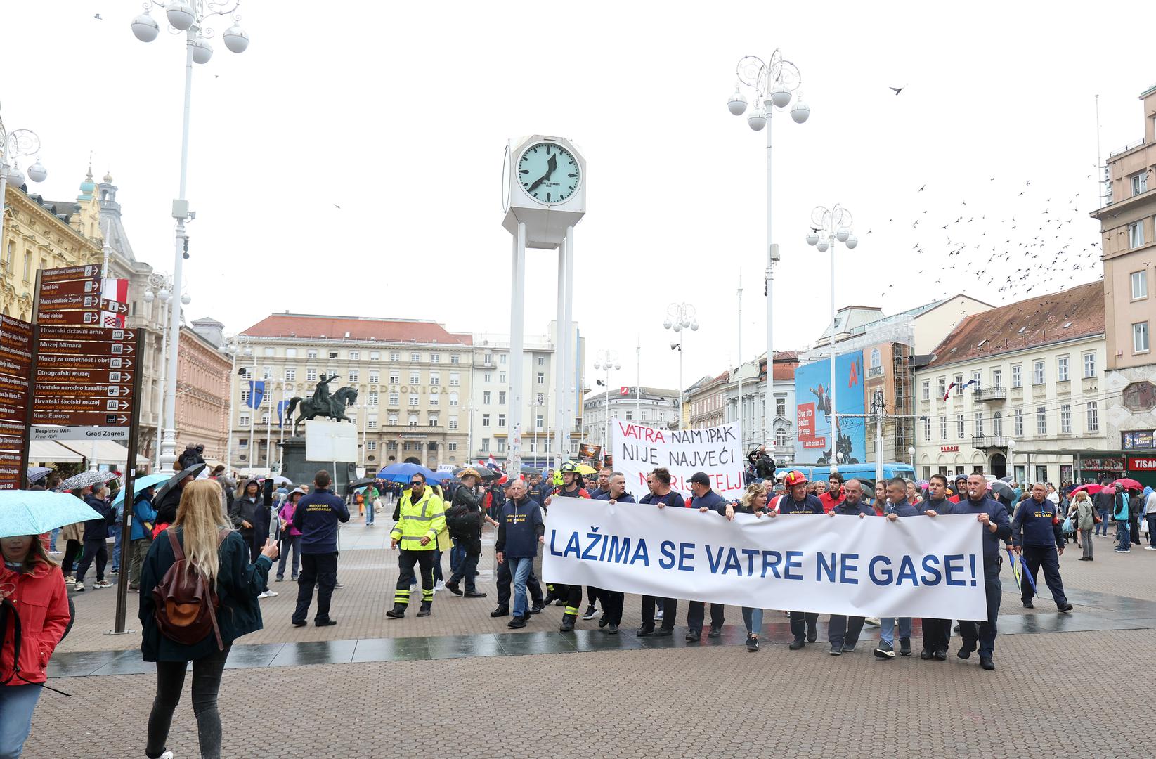 03.05.2024., Zagreb - Koordinacija sindikata i udruga profesionalnih vatrogasaca organizirala je prosvjed vatrogasaca na Trgu sv. Marka.  Photo: Sanjin Strukic/PIXSELL