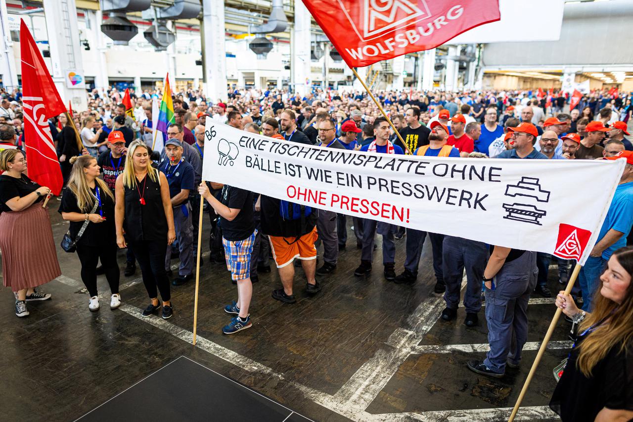 FILE PHOTO: Volkswagen employees meet in Wolfsburg to hear about company fortunes and possible plant closures