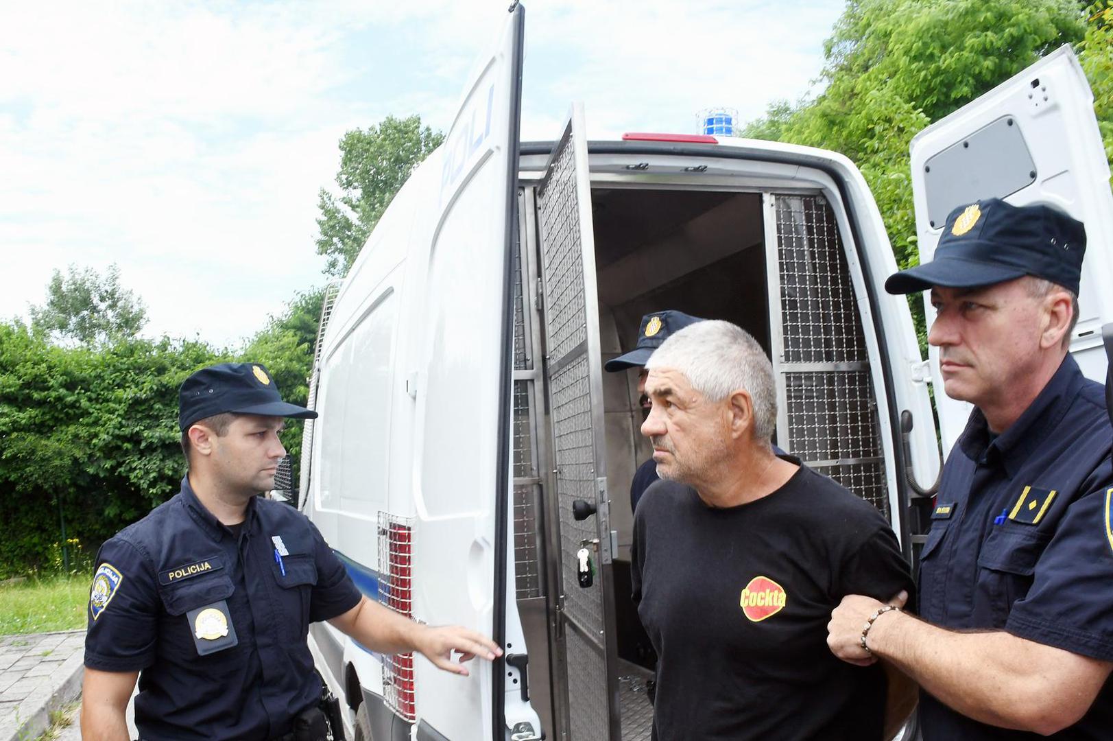 03.07.2023., Sisak - U Zupanijsko drzavno odvjetnistvo u Sisku priveden je muskarac osumnjicen za ubojstvo, ranjavanje i palez kada je u Sisku u pucnjavi ubijena jedna osoba, a osam ih je ranjeno. Photo: Nikola Cutuk/PIXSELL