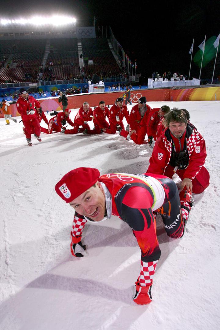 14.02.2006.,Torino,Italija - ZOI Torino 2006,  Setstriere. Muska kombinacija. Ivica Kostelic osvojio je srebrnu medalju u kombinaciji. Ivica slavi nakon osvojene srebrne medalje u kombinaciji.rPhoto Zeljko Lukunic/Vecernji list