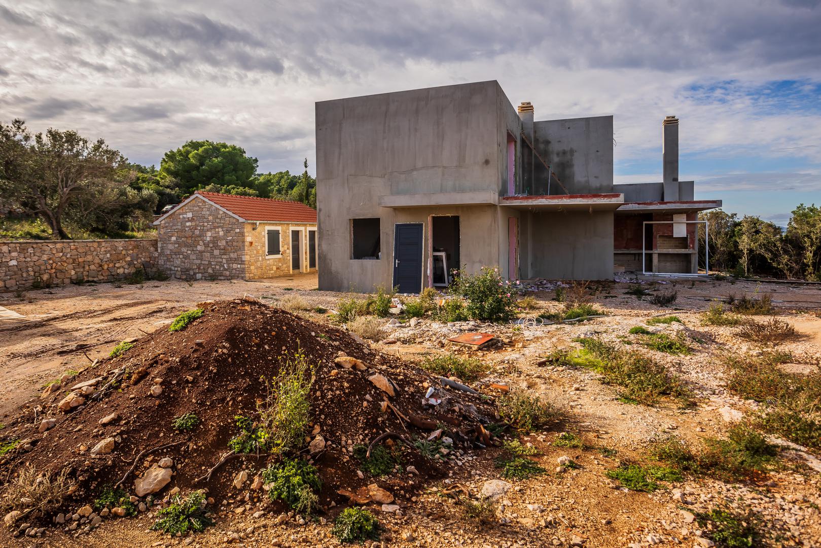 11.12.2023., Zastrazisce Otok Hvar, Bespravno sagradjena Vila Frane Barbarica bivseg sefa HEP-a. Photo: Zvonimir Barisin/PIXSELL