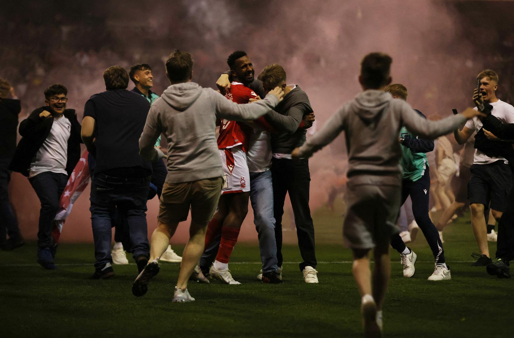 Nogometaši Nottingham Foresta i Huddersfield Towna igrat će 29. svibnja na stadionu Wembley za posljednje mjesto koje vodi i elitni razred engleskog nogometa, Premiership.