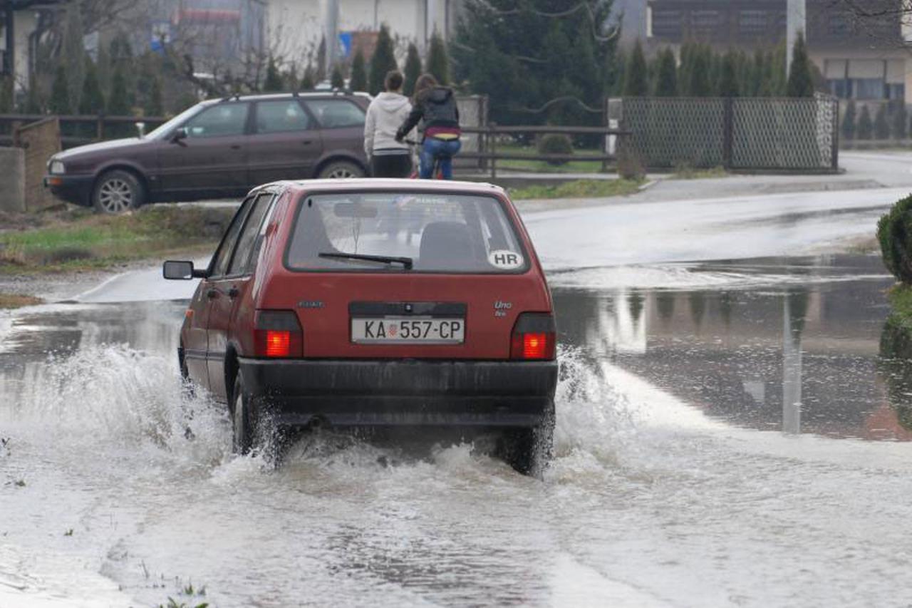 kupa se izlila