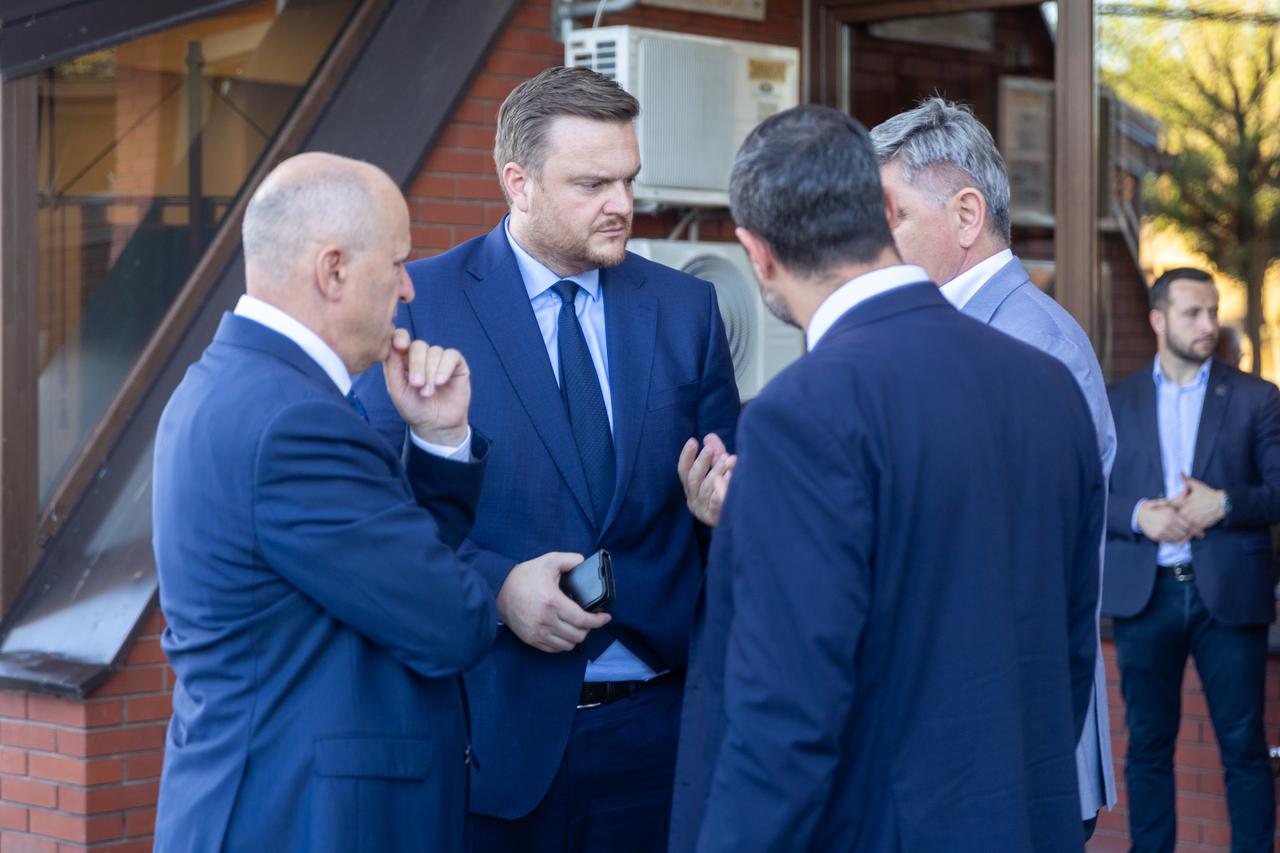 Premijer Andrej Plenković posjetio je općinu Bošnjaci koju je pogodilo jako nevrijeme