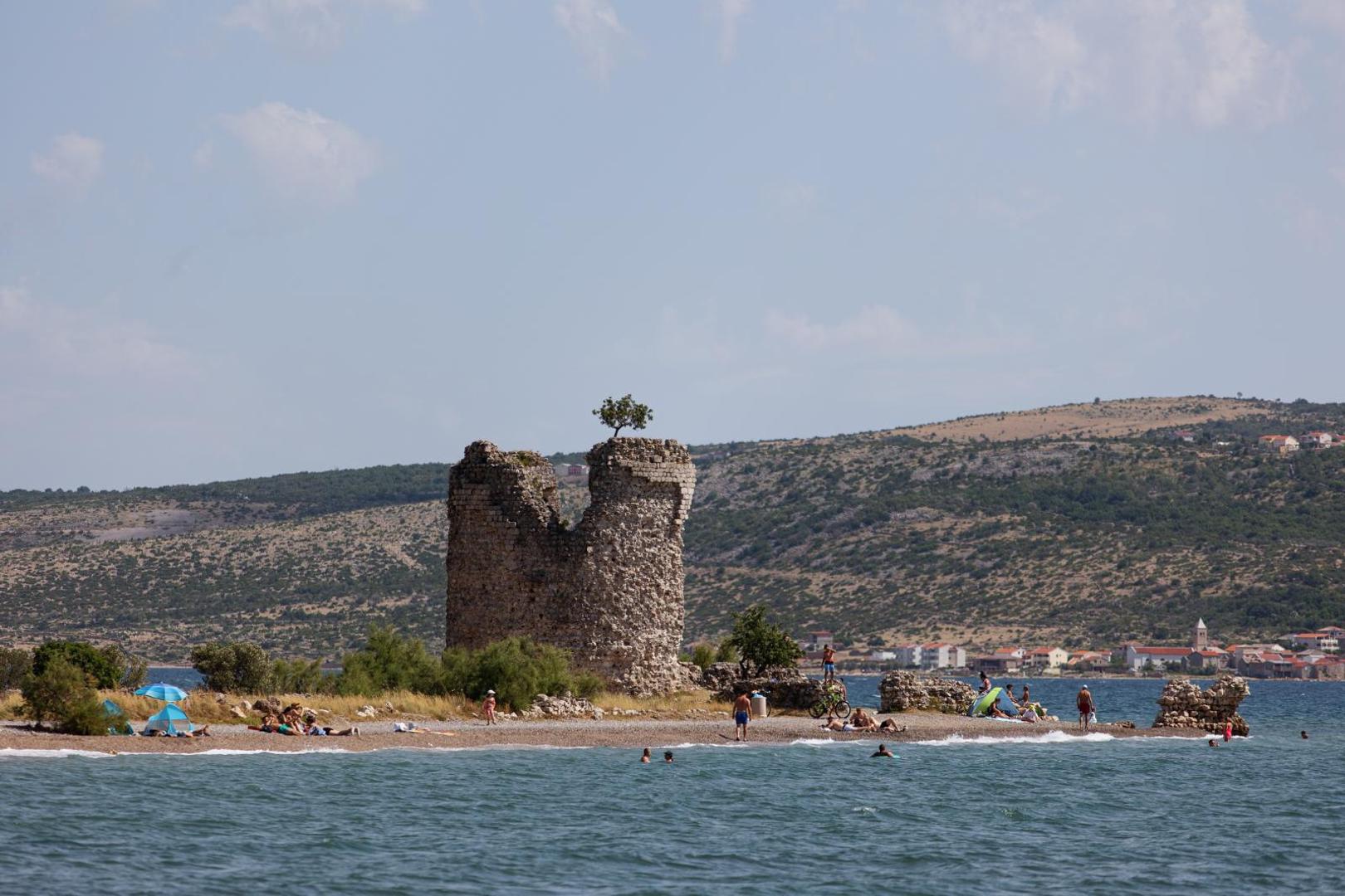 14.07.2021., Starigrad - Turisticka patrola u Starigradu. Photo: Marko Dimic/PIXSELL