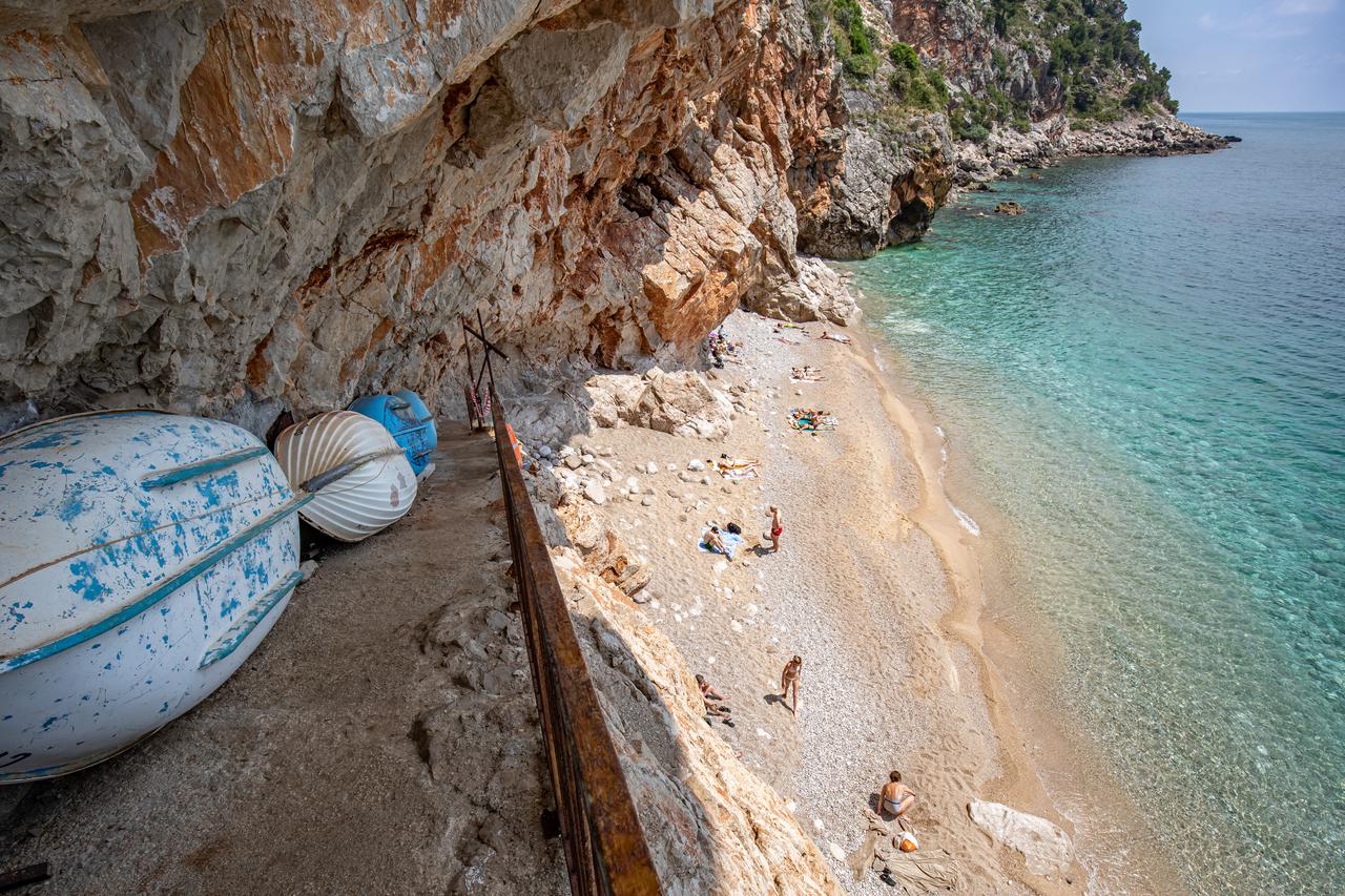 Vogue uvrstio plažu Pasjača u Konavlima među 11 najljepših u Europi